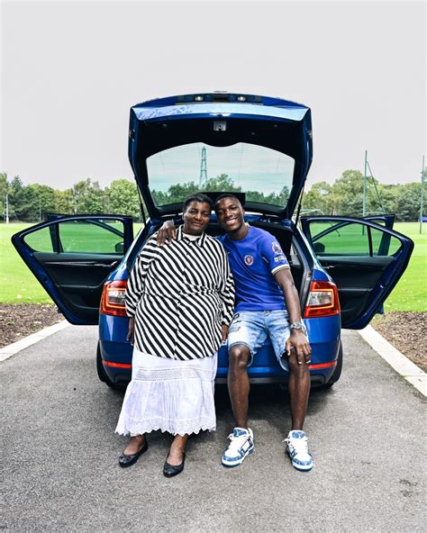 Moises Caicedo Mother and Father (Football)